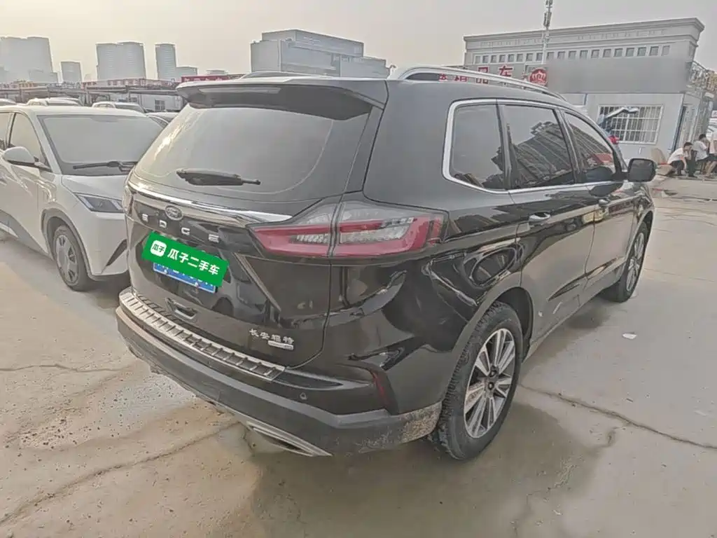 Фото 5 - Ford Edge