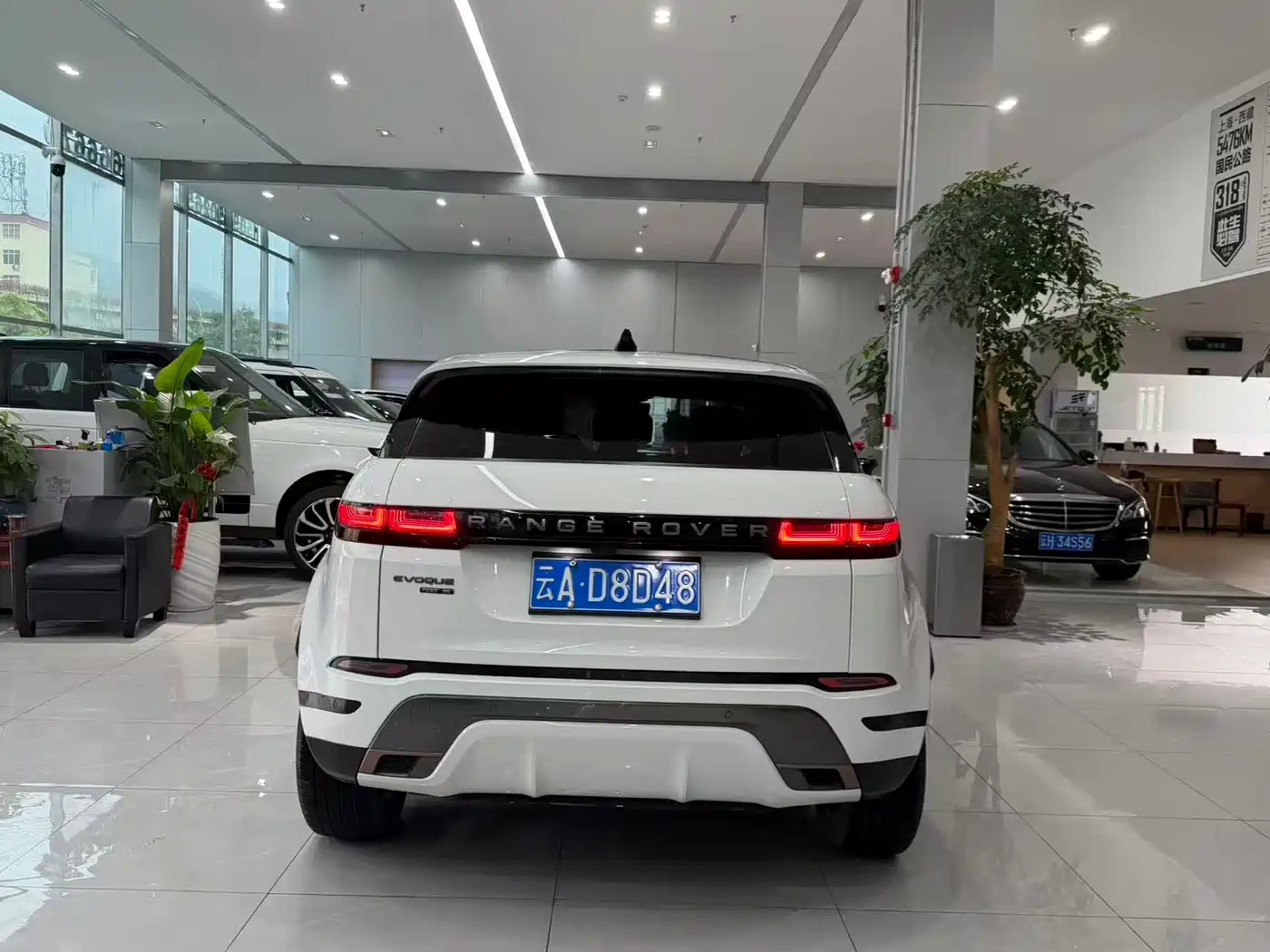 Land Rover Range Rover Evoque 2020 249PS R-DYNAMIC SE Sport Tech Edition фото 16
