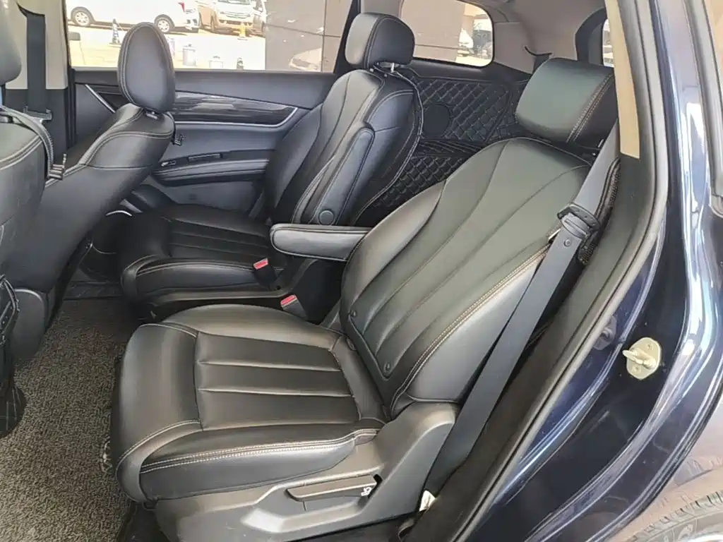Фото 17 - BYD Song MAX