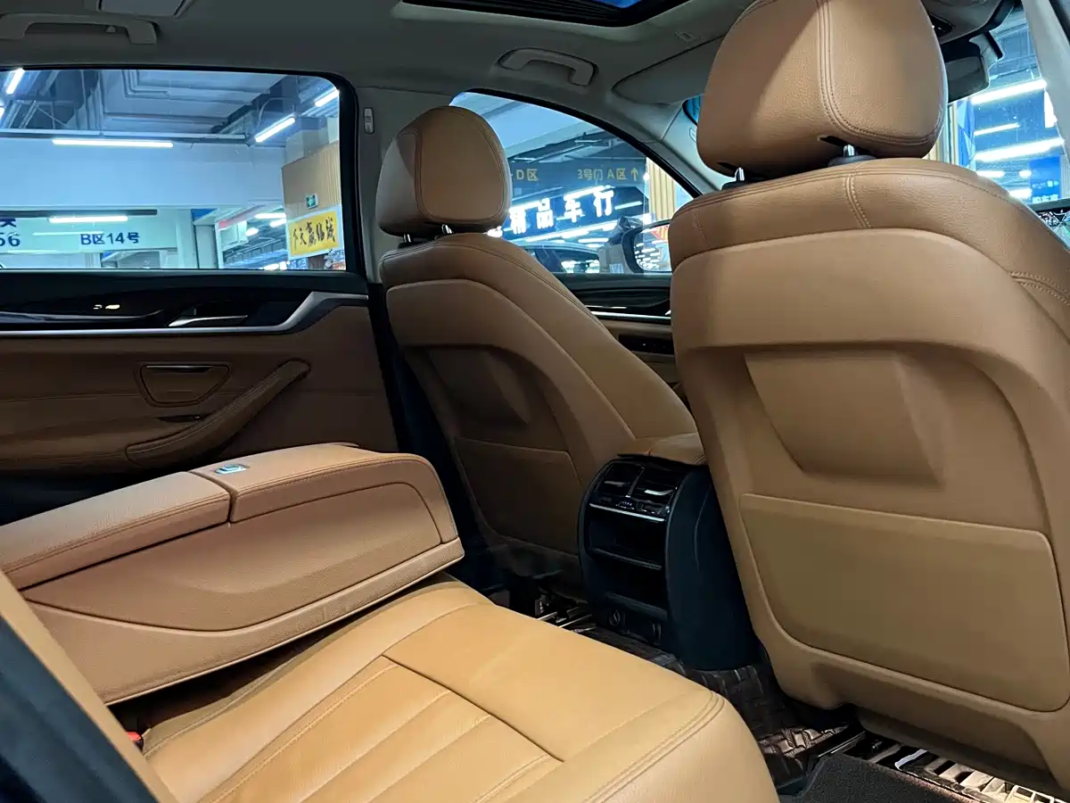 BMW 5 Series 2018 528Li Launch Special Edition фото 12