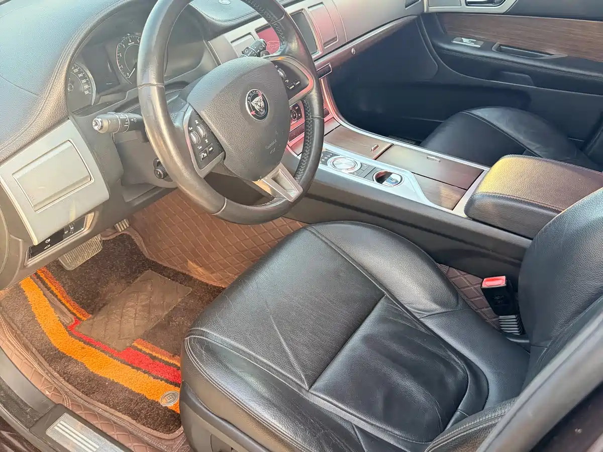 Jaguar XF 2014 2015 XF 2.0T Style Edition