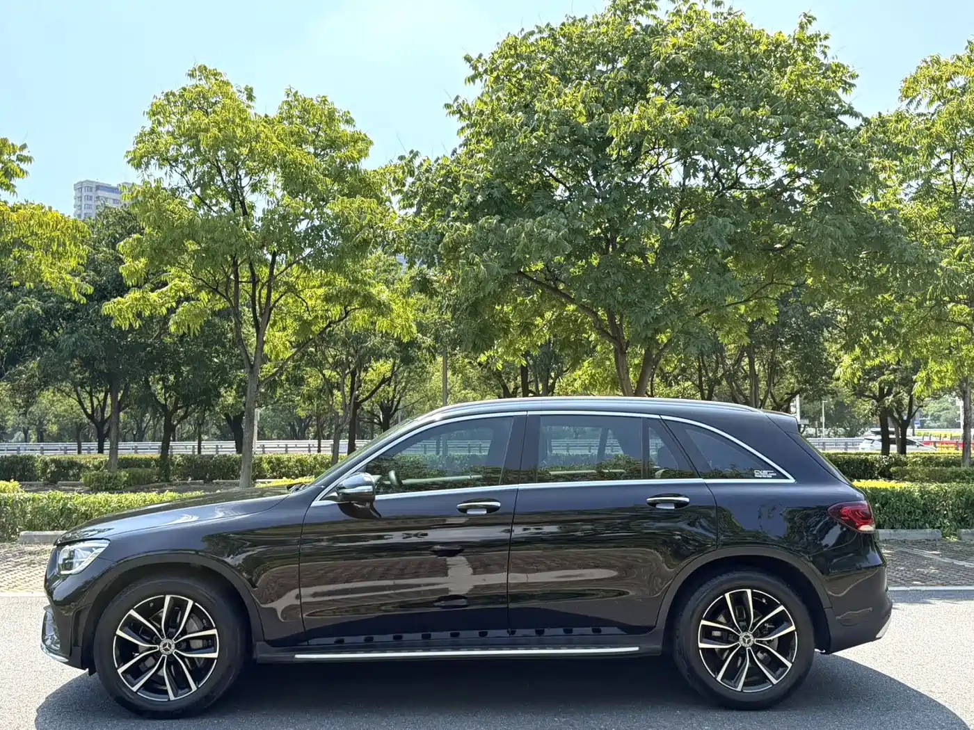 Mercedes-Benz GLC 2020 Facelift GLC 260 L 4MATIC Luxury фото 3