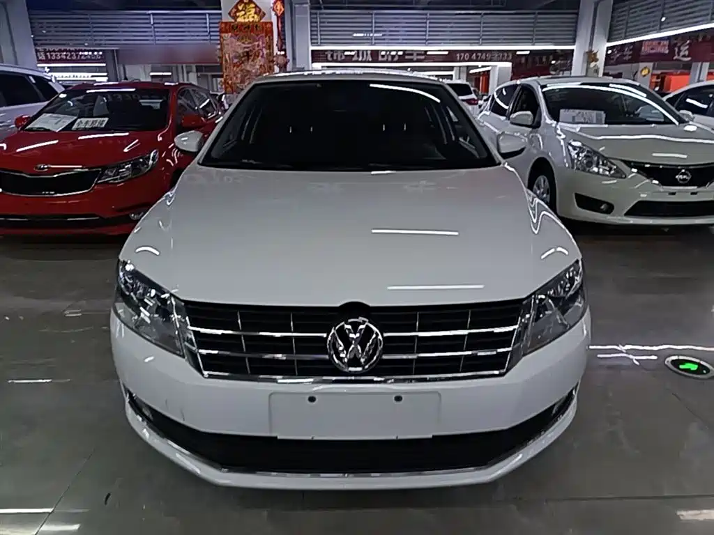 Volkswagen Lavida Tour 2013 1.6L Automatic Comfort фото 3