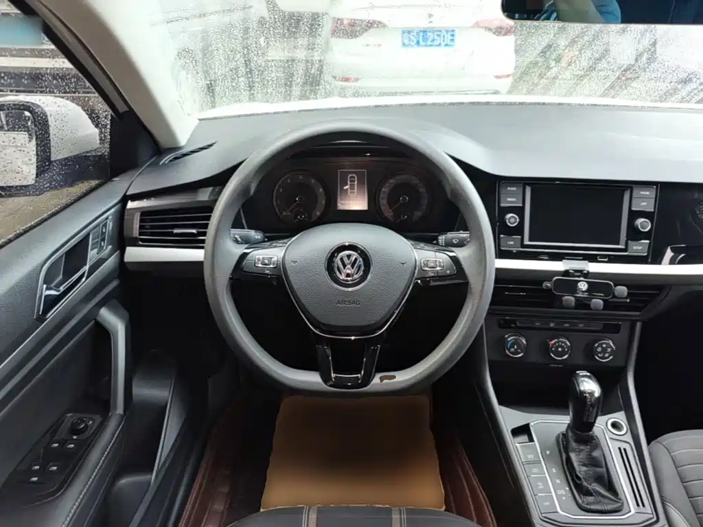 Фото 11 - Volkswagen Lavida