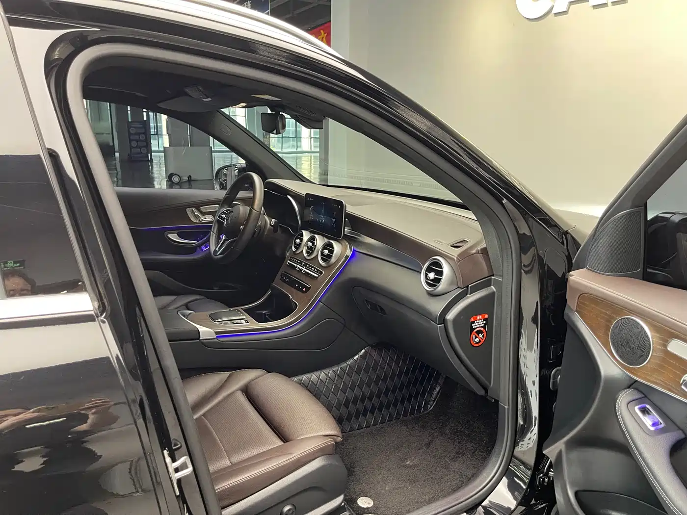 Mercedes-Benz GLC 2022 Facelift II GLC 260 L 4MATIC Luxury фото 14