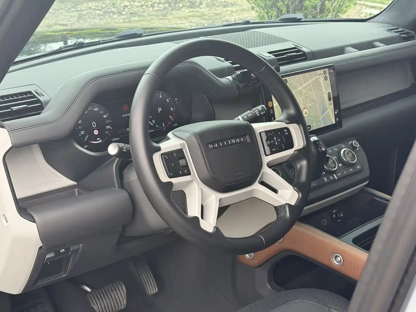 Land Rover Defender 2023 Facelift 110 3.0T P400 X-DYNAMIC HSE фото 13