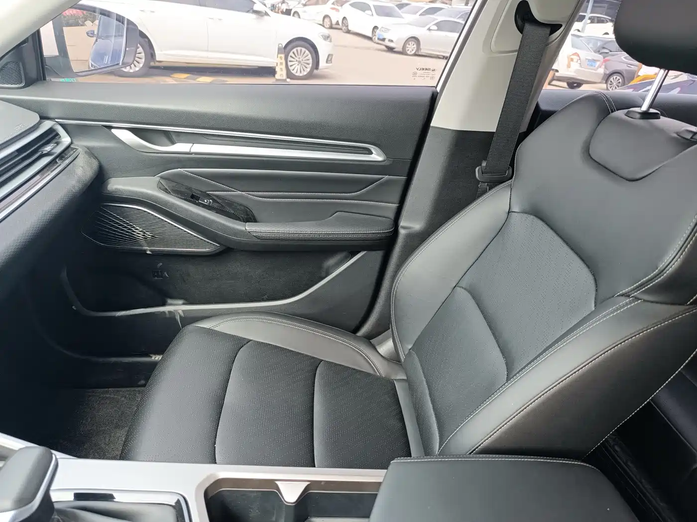 Фото 6 - Geely Emgrand