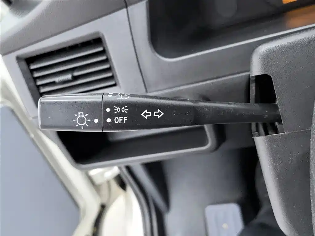 Wuling Motors Wuling Zhiguang 2015 2013 1.0L Practical