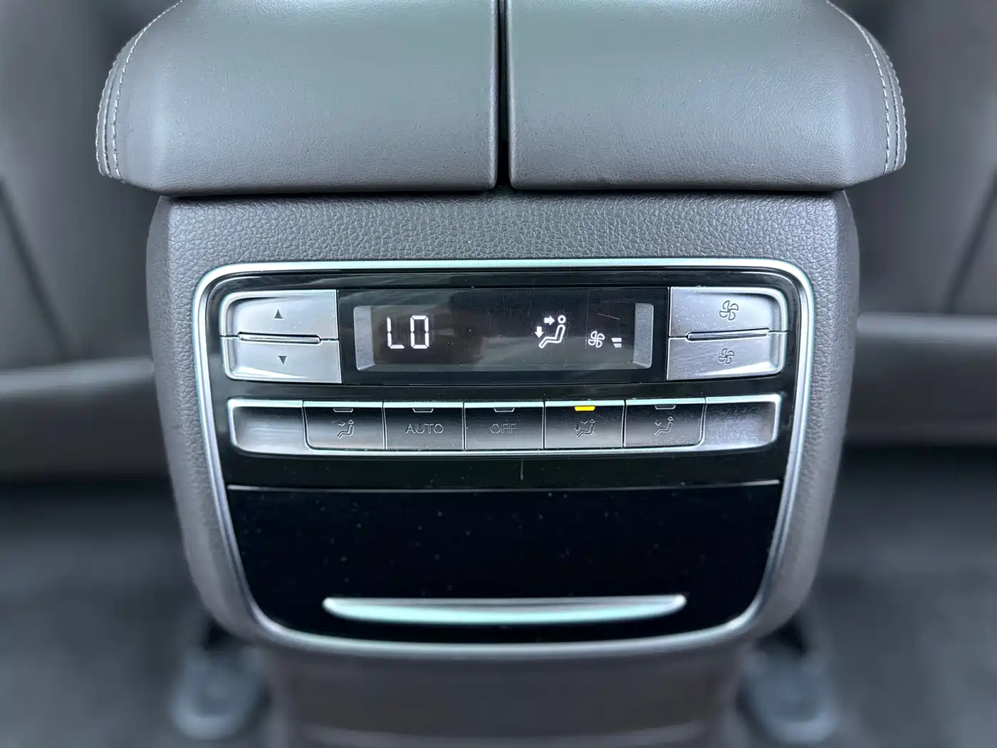 Roewe RX8 2019 2018 30T Smart Internet 2WD Flagship Edition