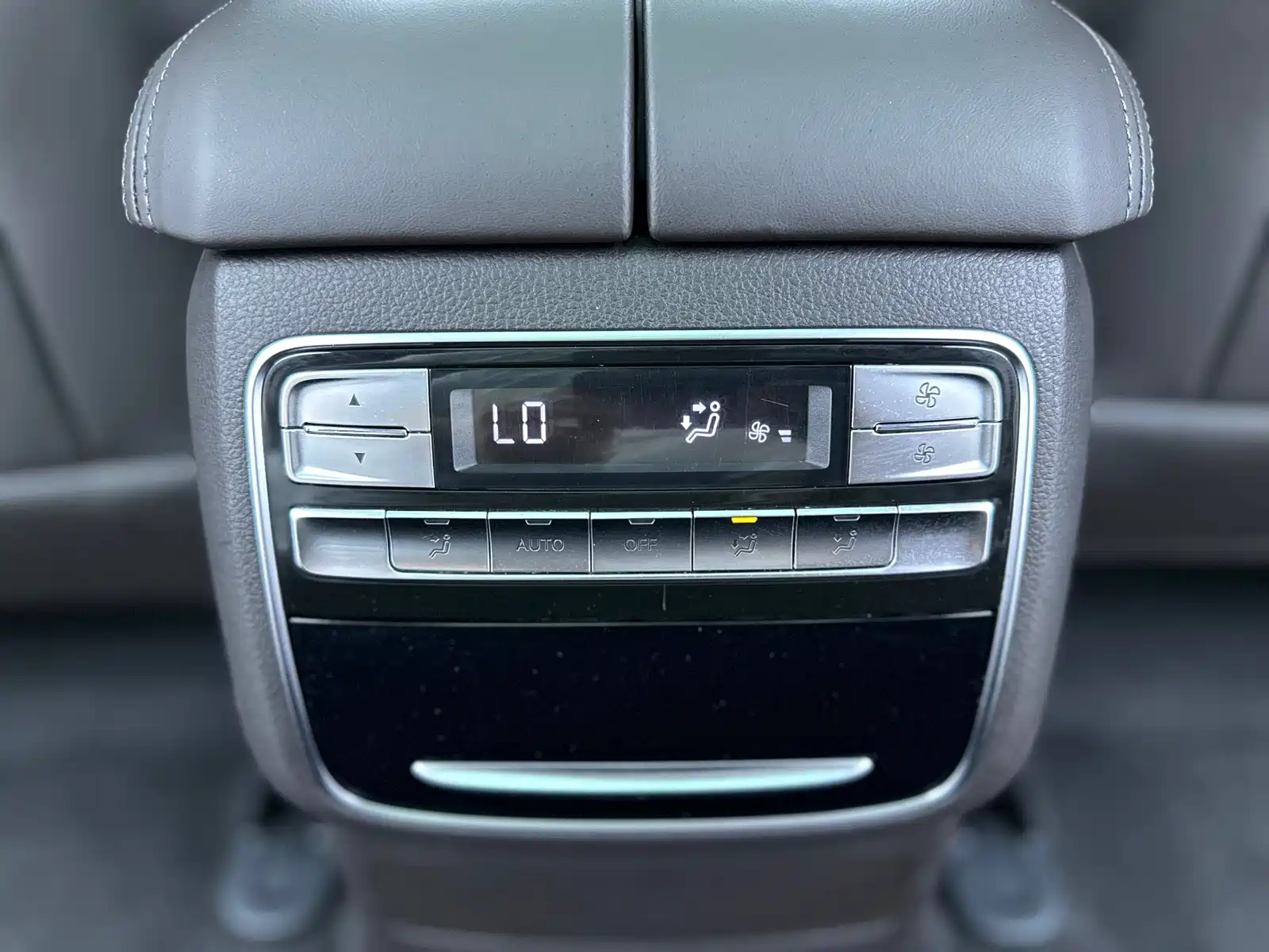 Фото 24 - Roewe RX8