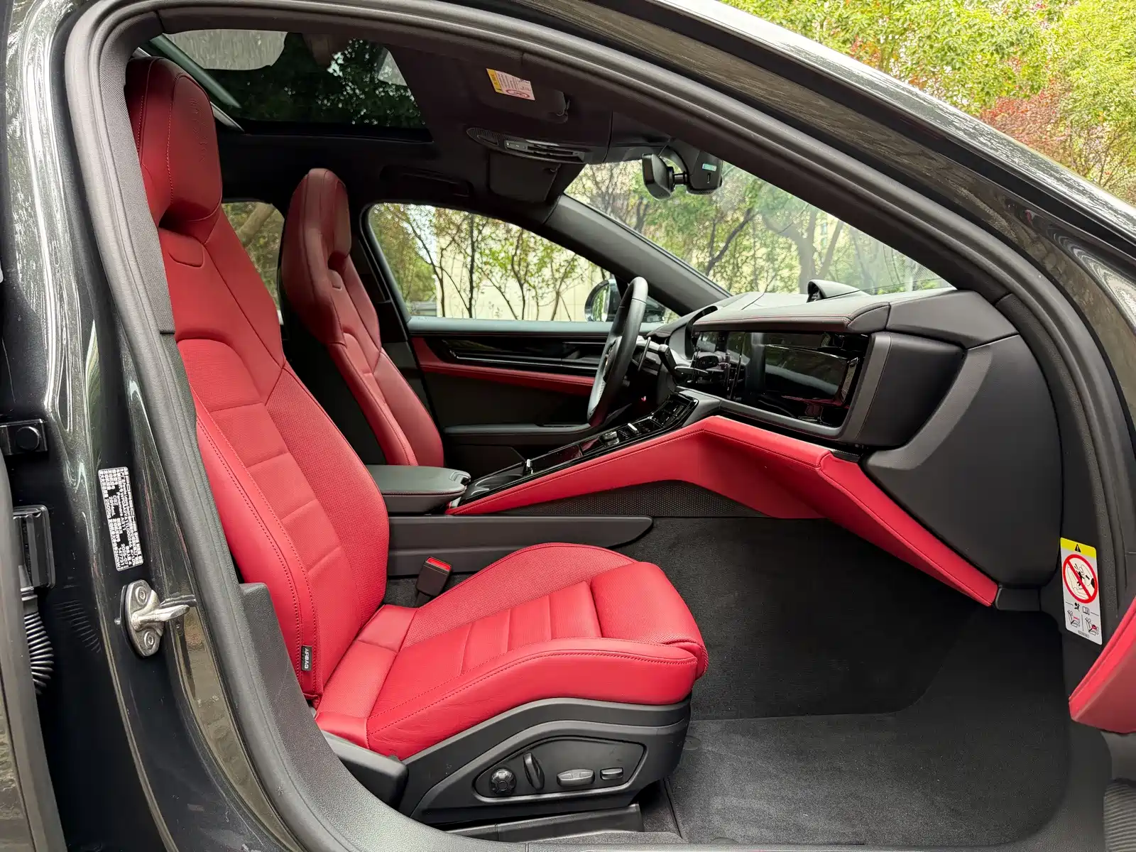 Photo 11 - Porsche Panamera