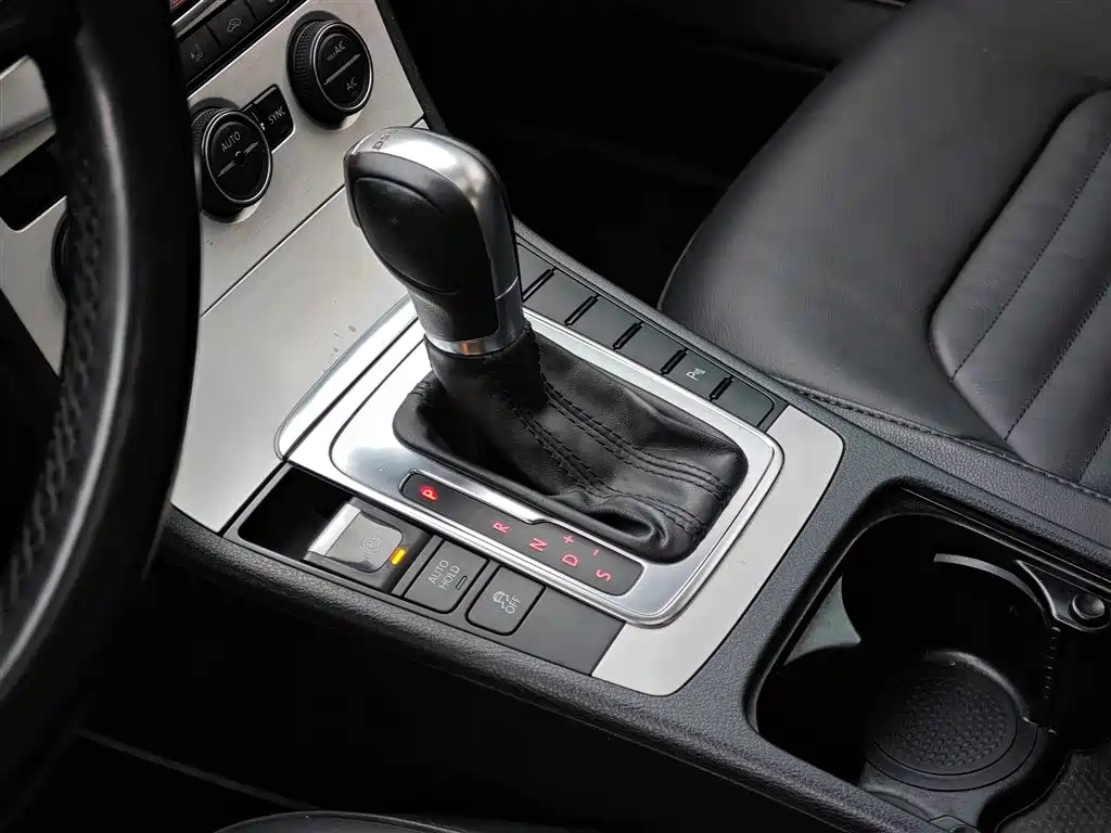 Volkswagen Magotan 2013 1.8TSI Luxury фото 19