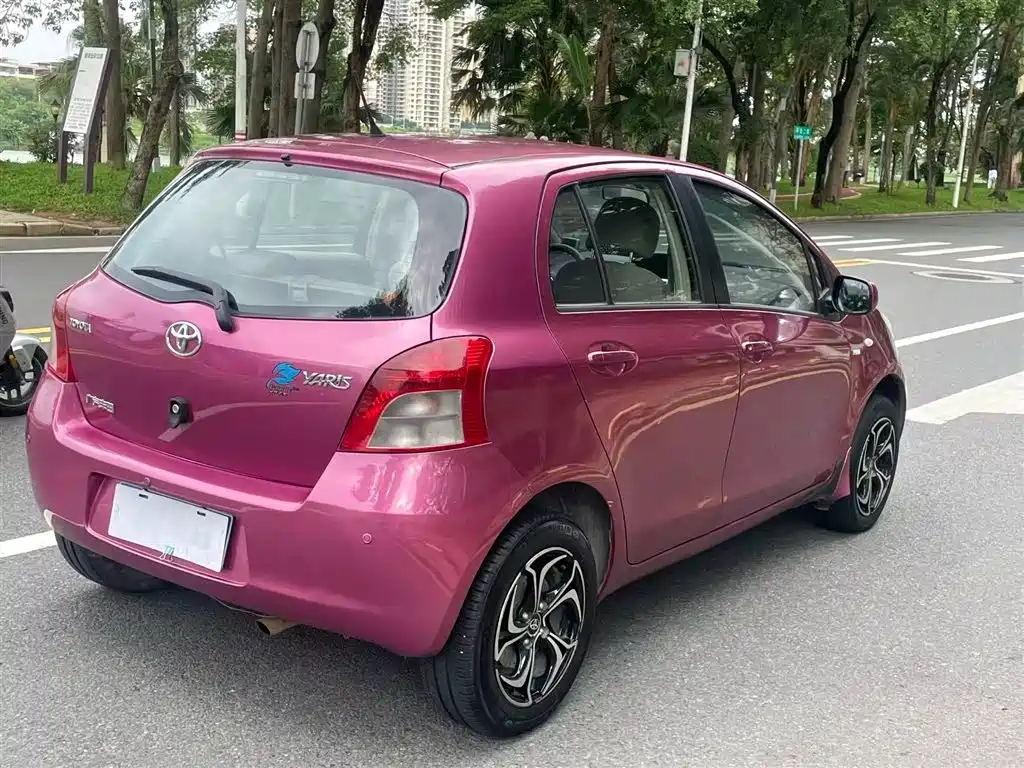 Toyota Yaris 2009 1.6E Automatic Comfort Edition фото 7