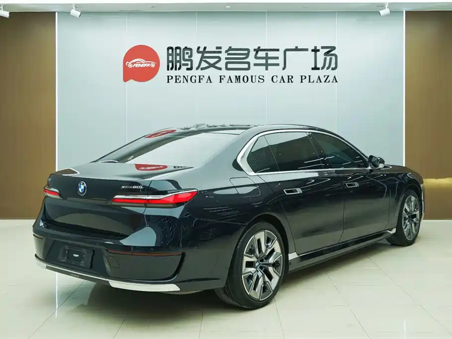 BMW i7 2023 xDrive60L Luxury Package фото 22