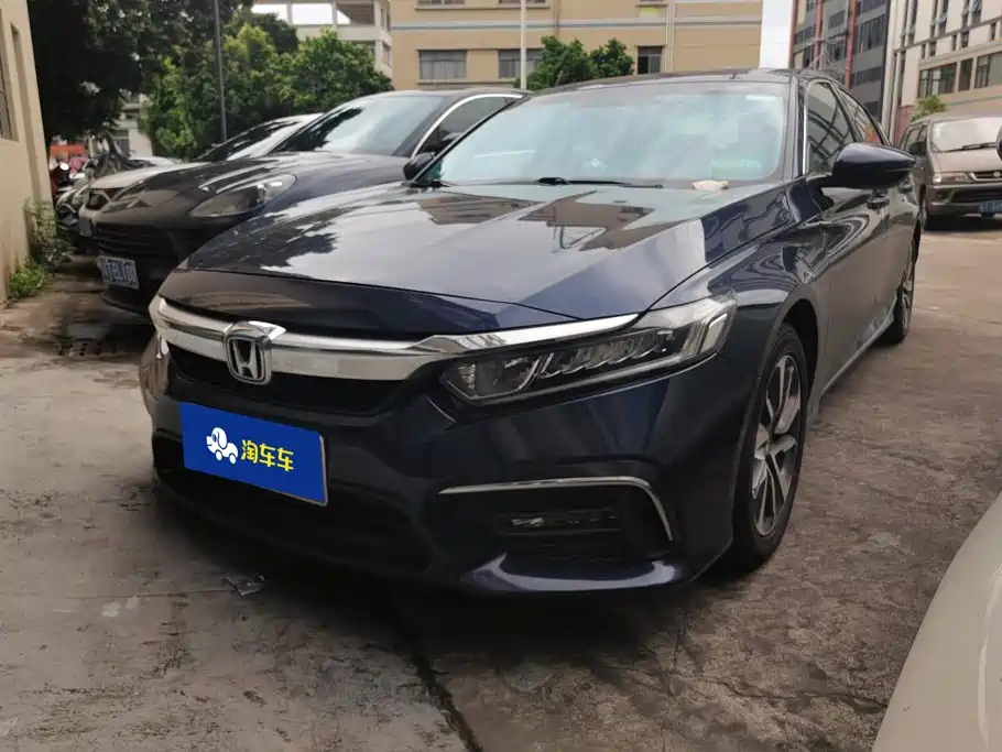Фото 1 - Honda Inspire