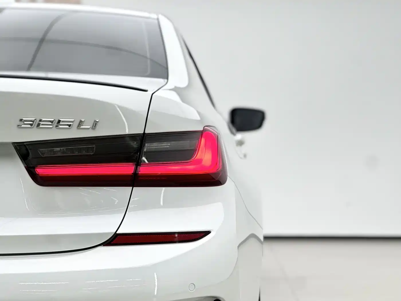 BMW 3 Series 2020 325Li M Sport Black Night Package фото 16