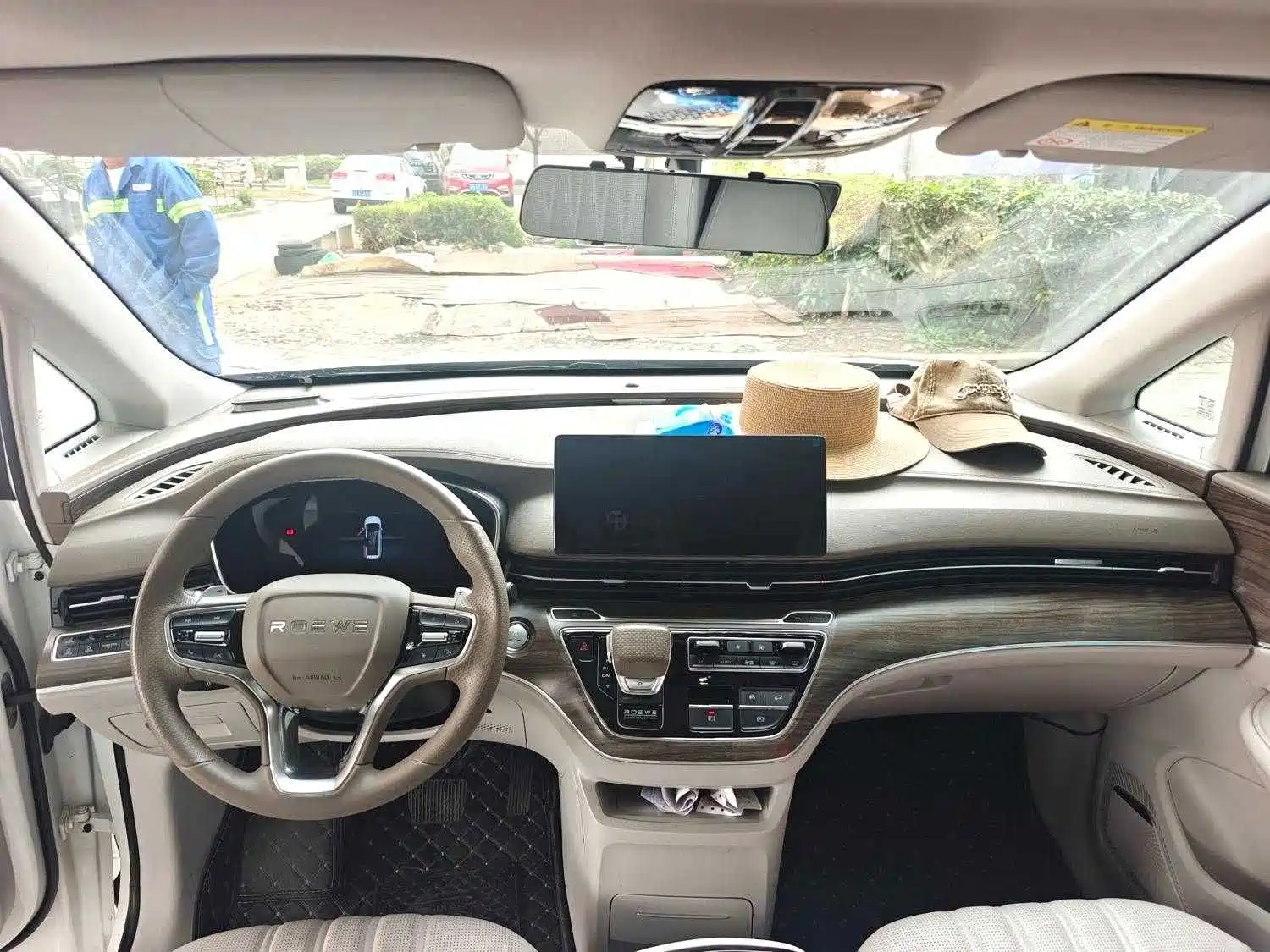 Фото 3 - Roewe iMAX8