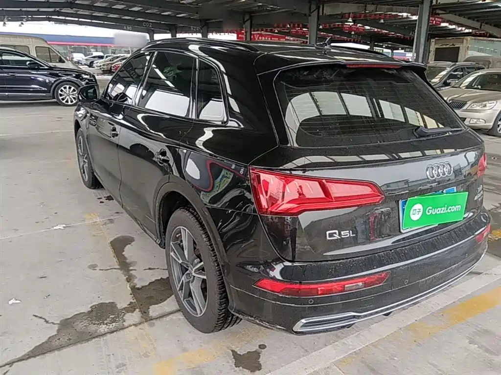 Audi Q5L 2020 Facelift 40 TFSI Honor Fashion фото 23