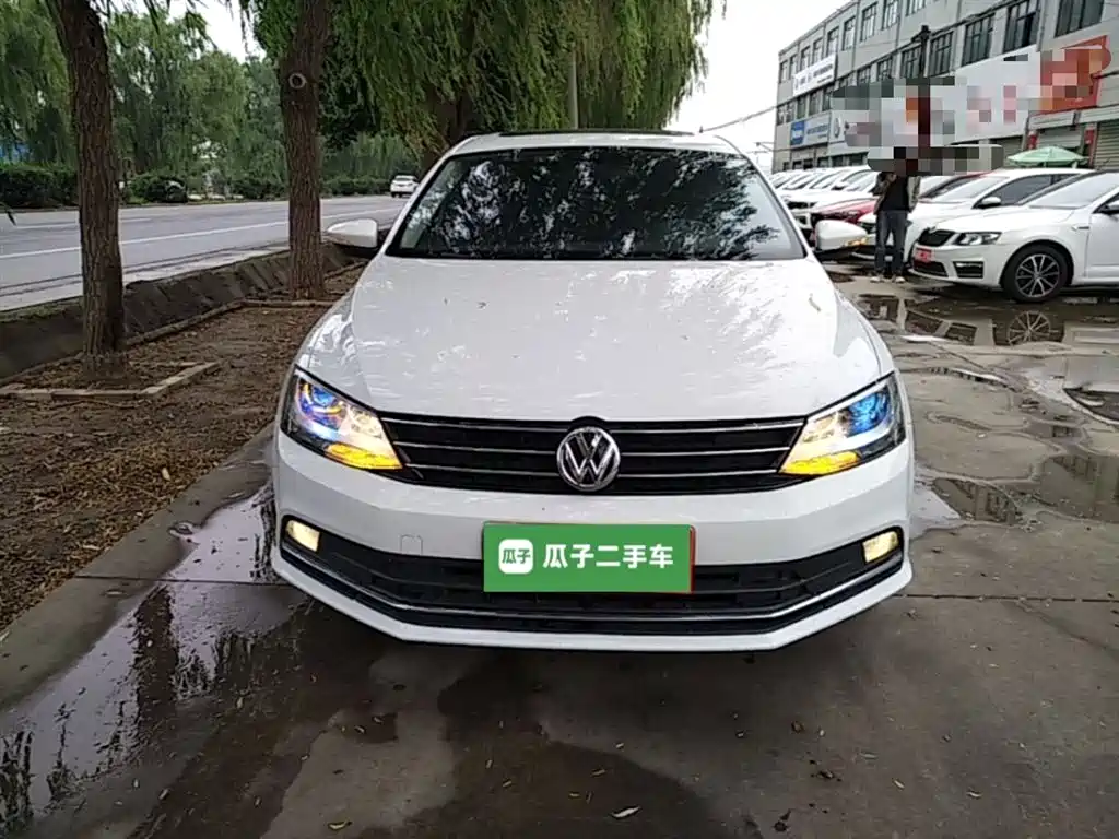 Volkswagen Sagitar 2018 1.6L Automatic Comfort фото 3