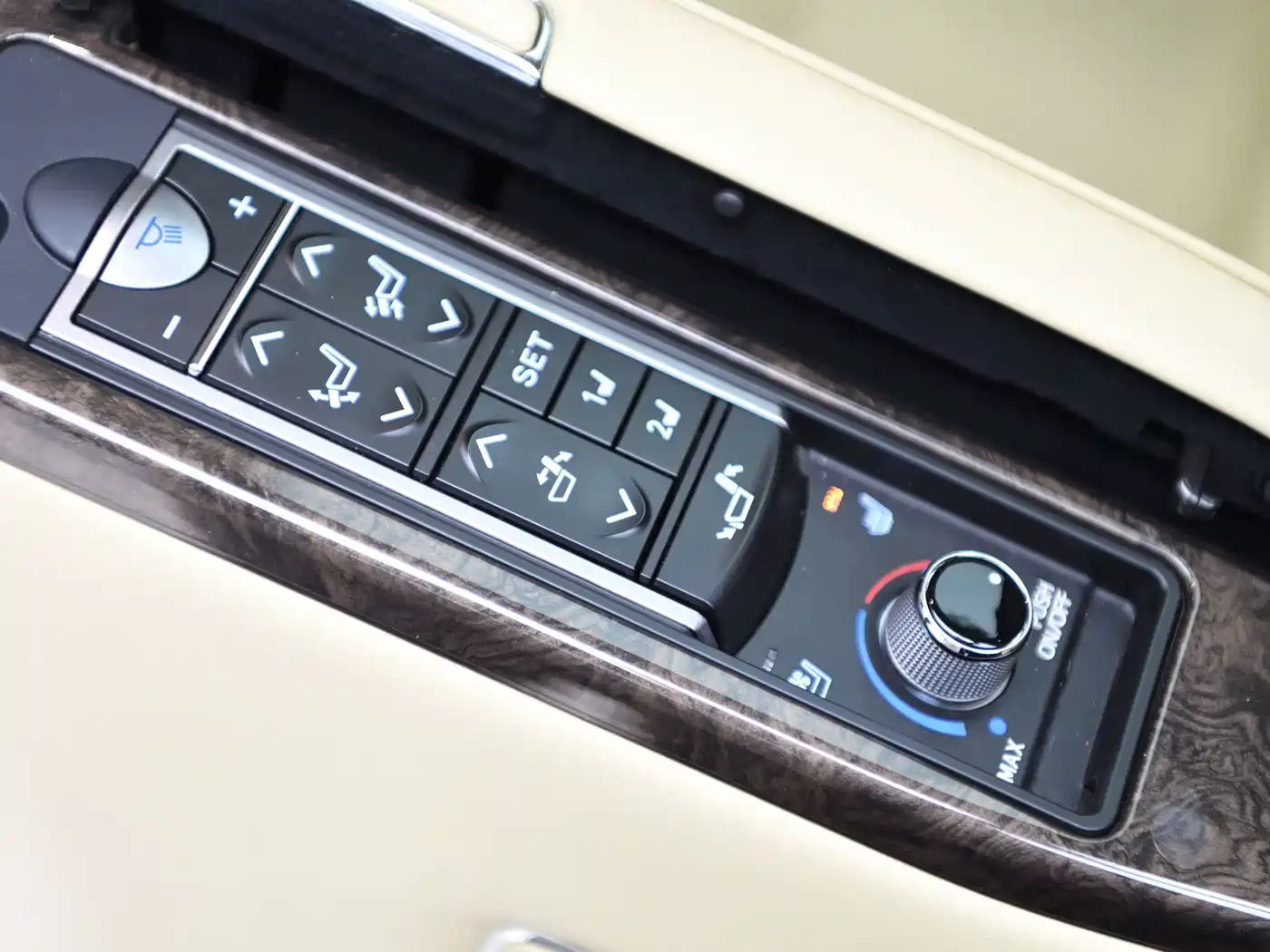 Toyota Vellfire 2020 2020 Twin Engine 2.5L HV Premium Edition