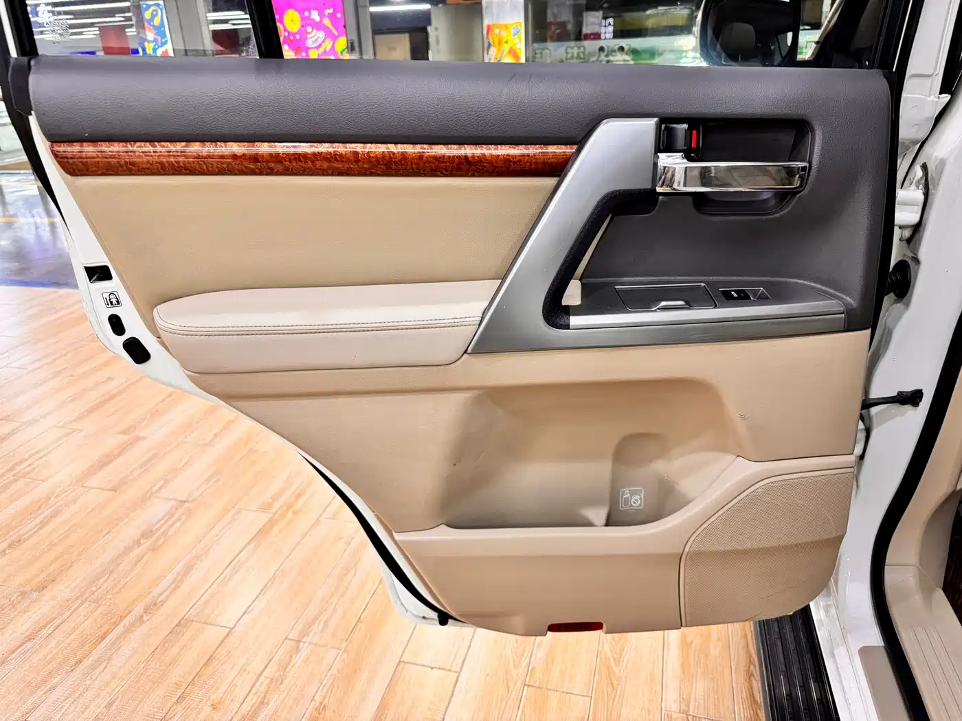 Toyota Land Cruiser 2012 4.0L Automatic VX фото 15