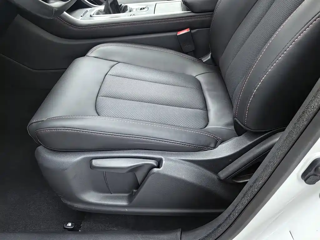 Photo 20 - Changan CS75