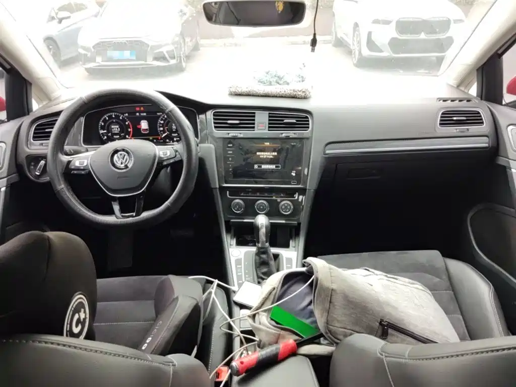 Volkswagen Golf 2020 Beloved Edition 280TSI DSG Luxury фото 13