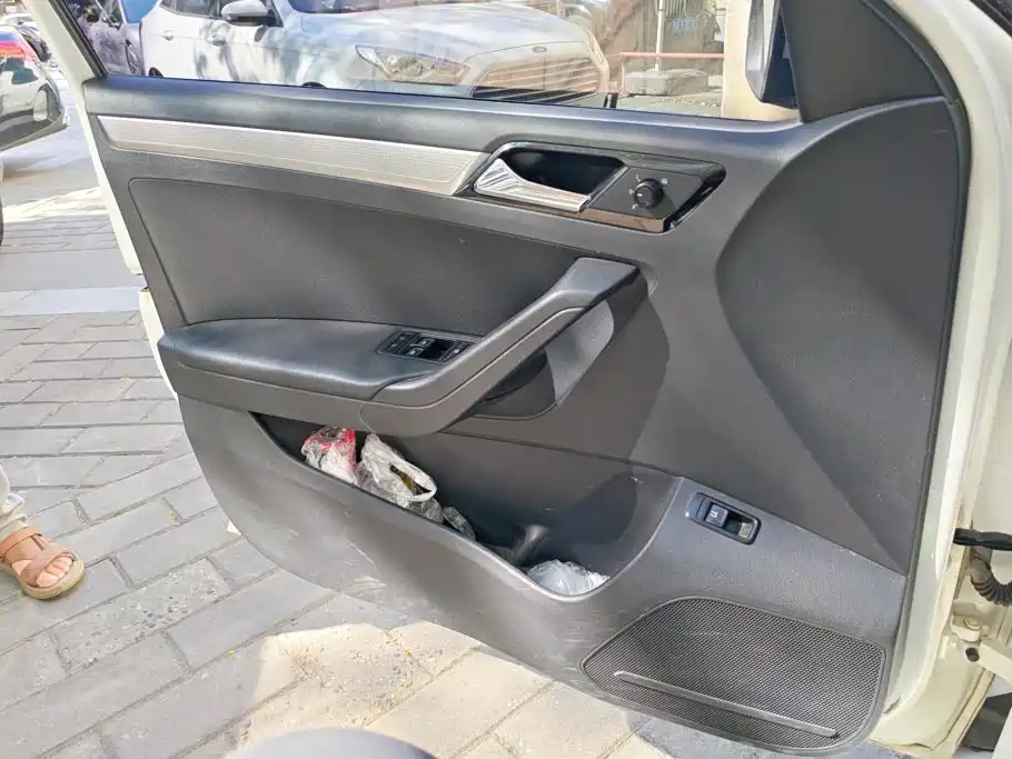 Фото 7 - Volkswagen Jetta