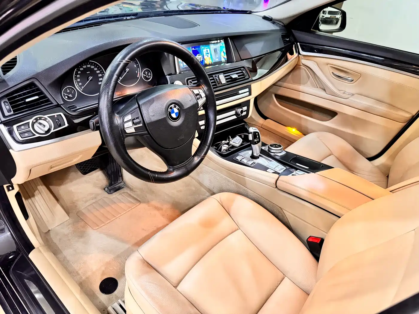 BMW 5 Series 2013 525Li Luxury фото 9