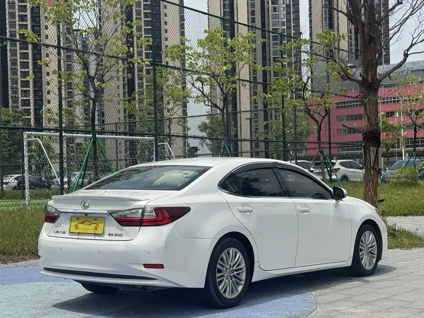 Фото 3 - Lexus ES