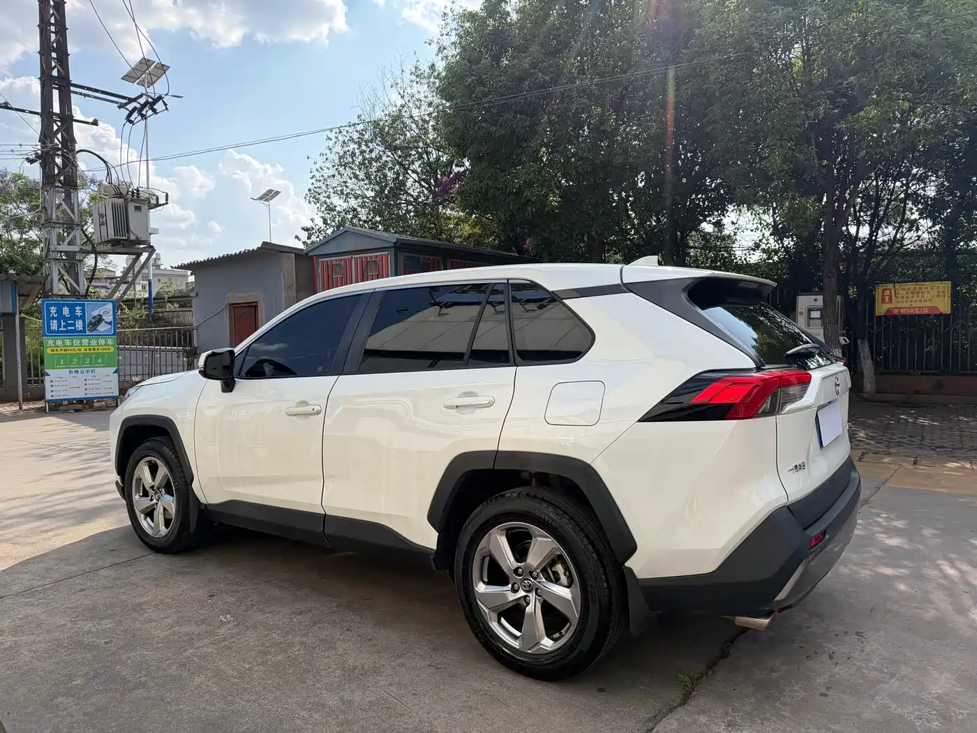 Toyota RAV4 Rongfang 2020 2.0L CVT 2WD Trend Edition фото 4