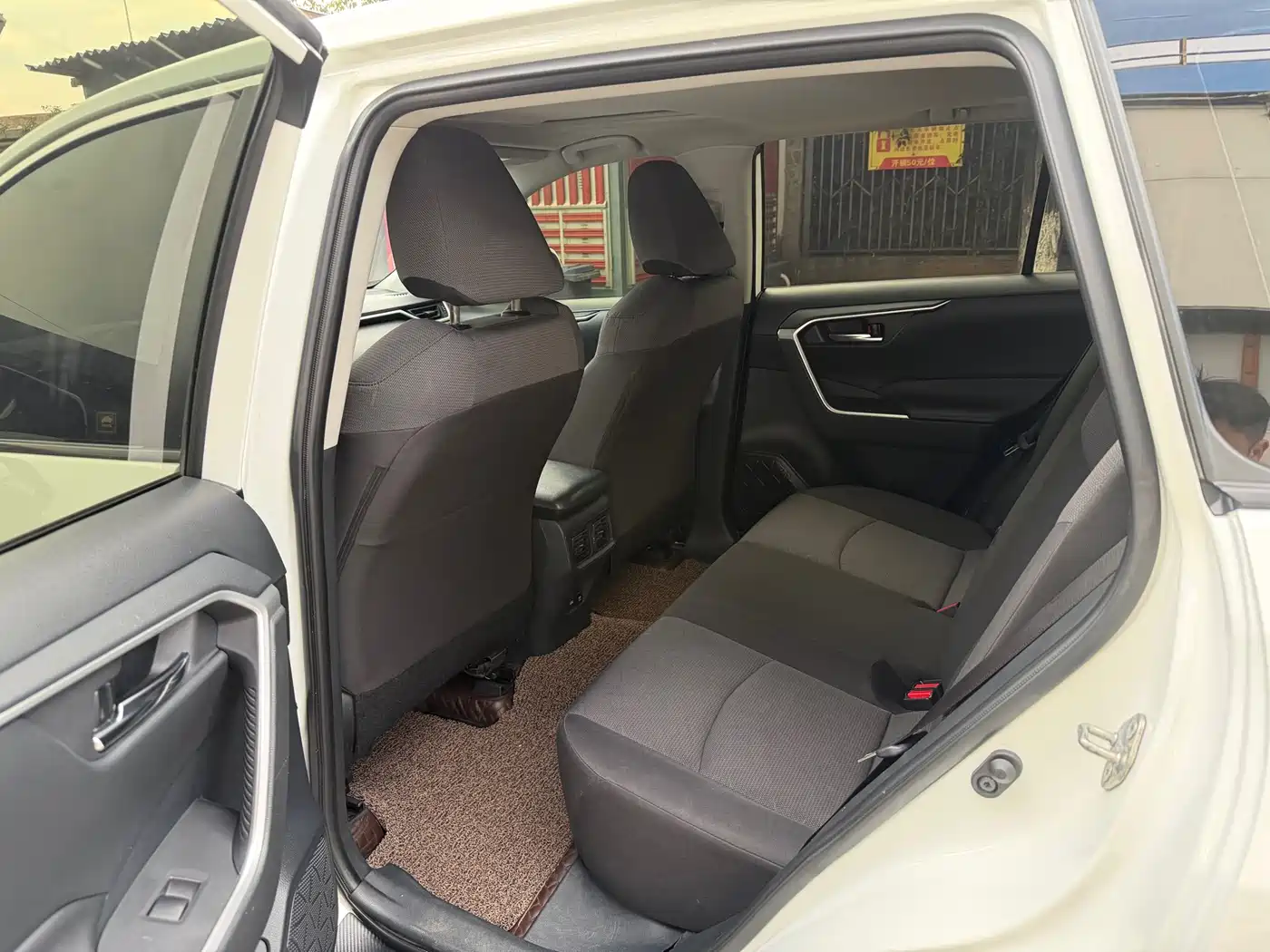 Toyota RAV4 Rongfang 2020 2.0L CVT 2WD Trend Edition фото 8