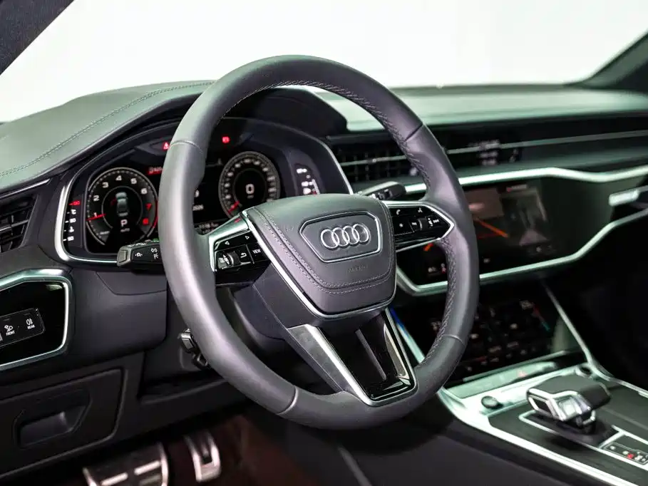 Photo 8 - Audi A6L