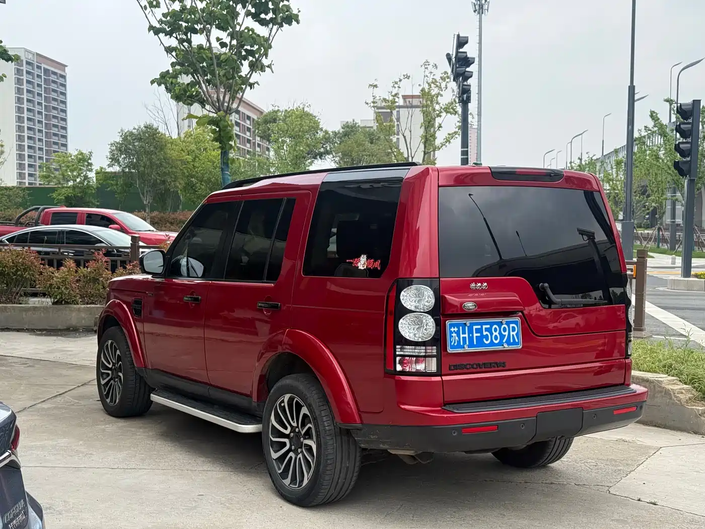Land Rover Discovery 2015 3.0 SC V6 HSE фото 3