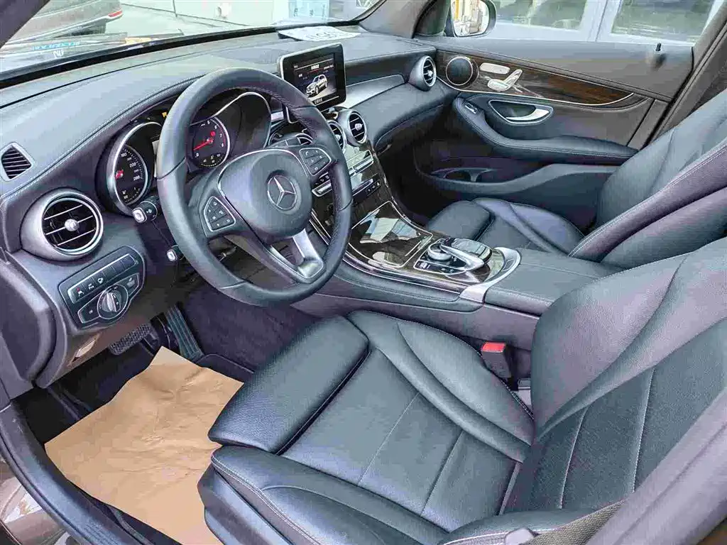 Mercedes-Benz GLC 2017 GLC 260 4MATIC Luxury фото 10