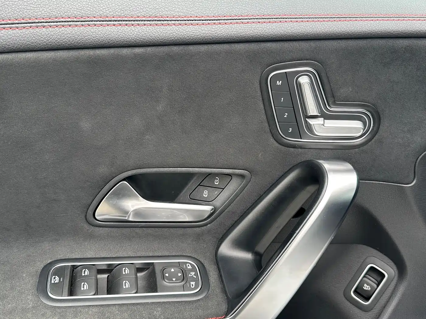 Mercedes-Benz CLA (Import) 2023 CLA 200 фото 10