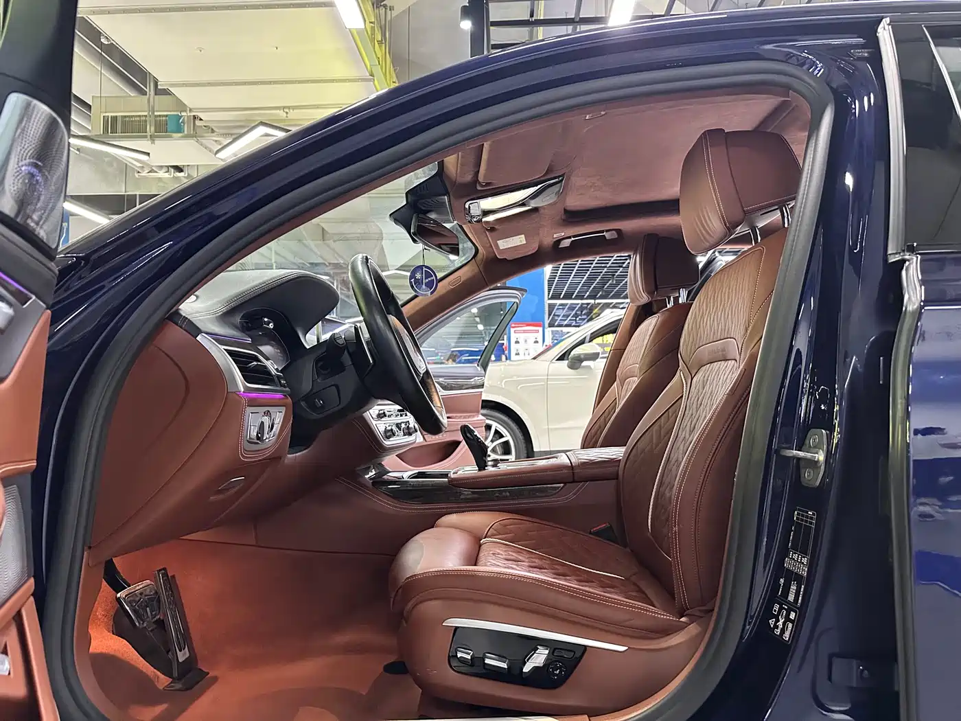 BMW 7 Series 2022 740Li xDrive Executive M Sport Package фото 8