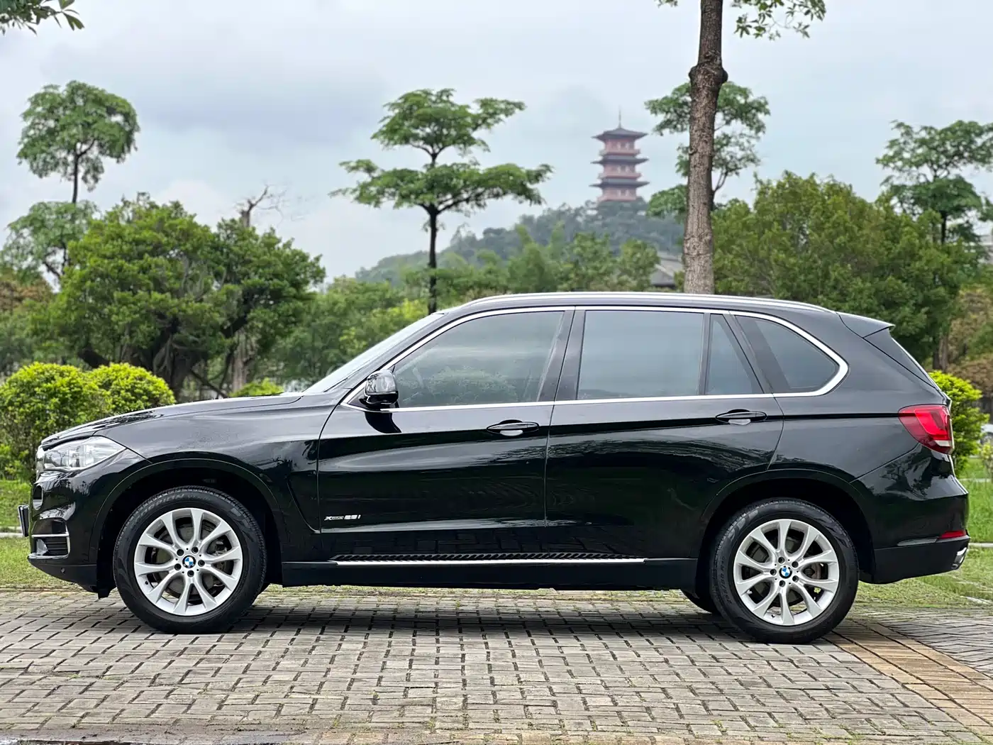 BMW X5 (Import) 2017 xDrive28i фото 4