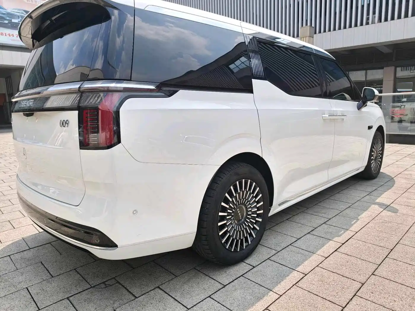 ZEEKR 009 2025 2024 7-Seat Aisle AWD Version 108kWh