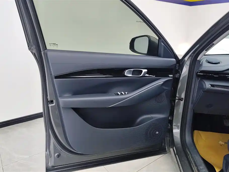 GEELY GALAXY GALAXY E5