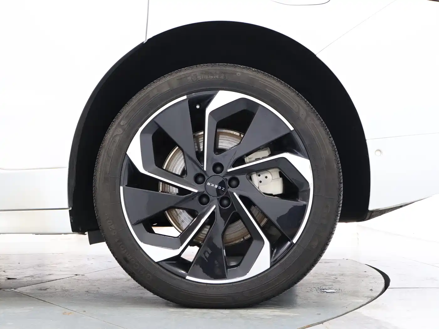 ZEEKR EXTREME KRYPTON 001