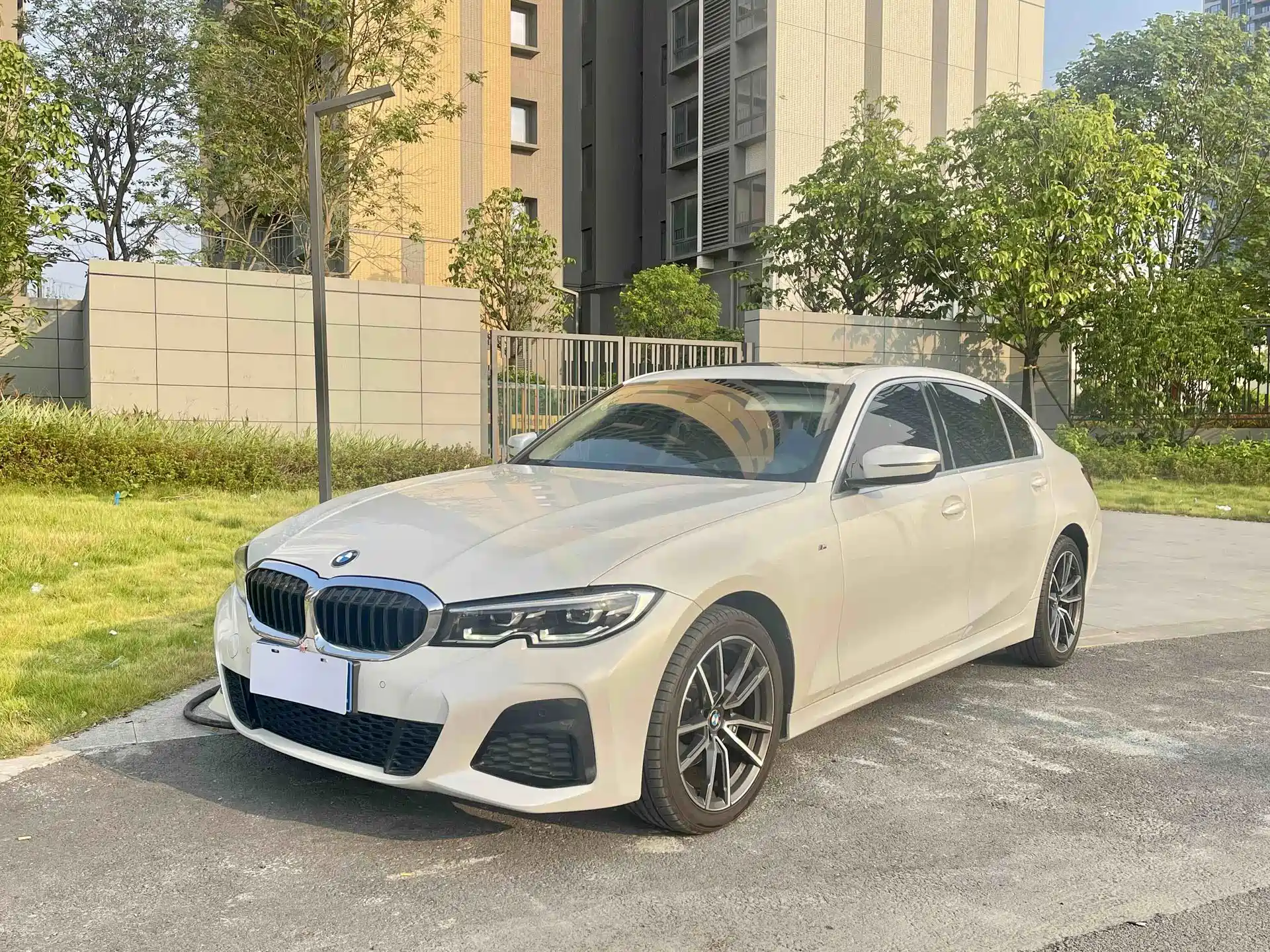 Photo 1 - BMW 3 Series