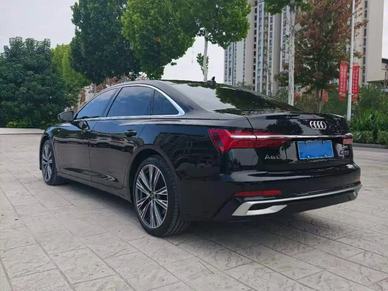 Photo 8 - Audi A6L