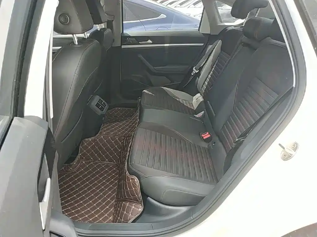 Фото 17 - Volkswagen Lavida