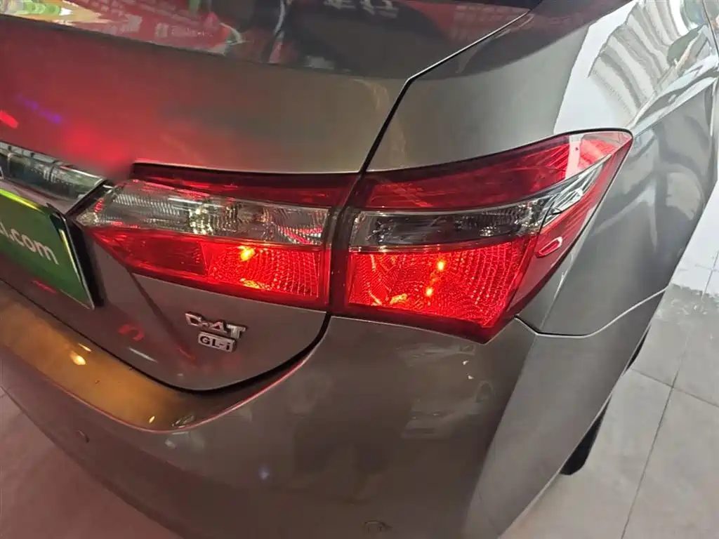 Toyota Corolla 2017 Facelift 1.2T S-CVT GL-i фото 8