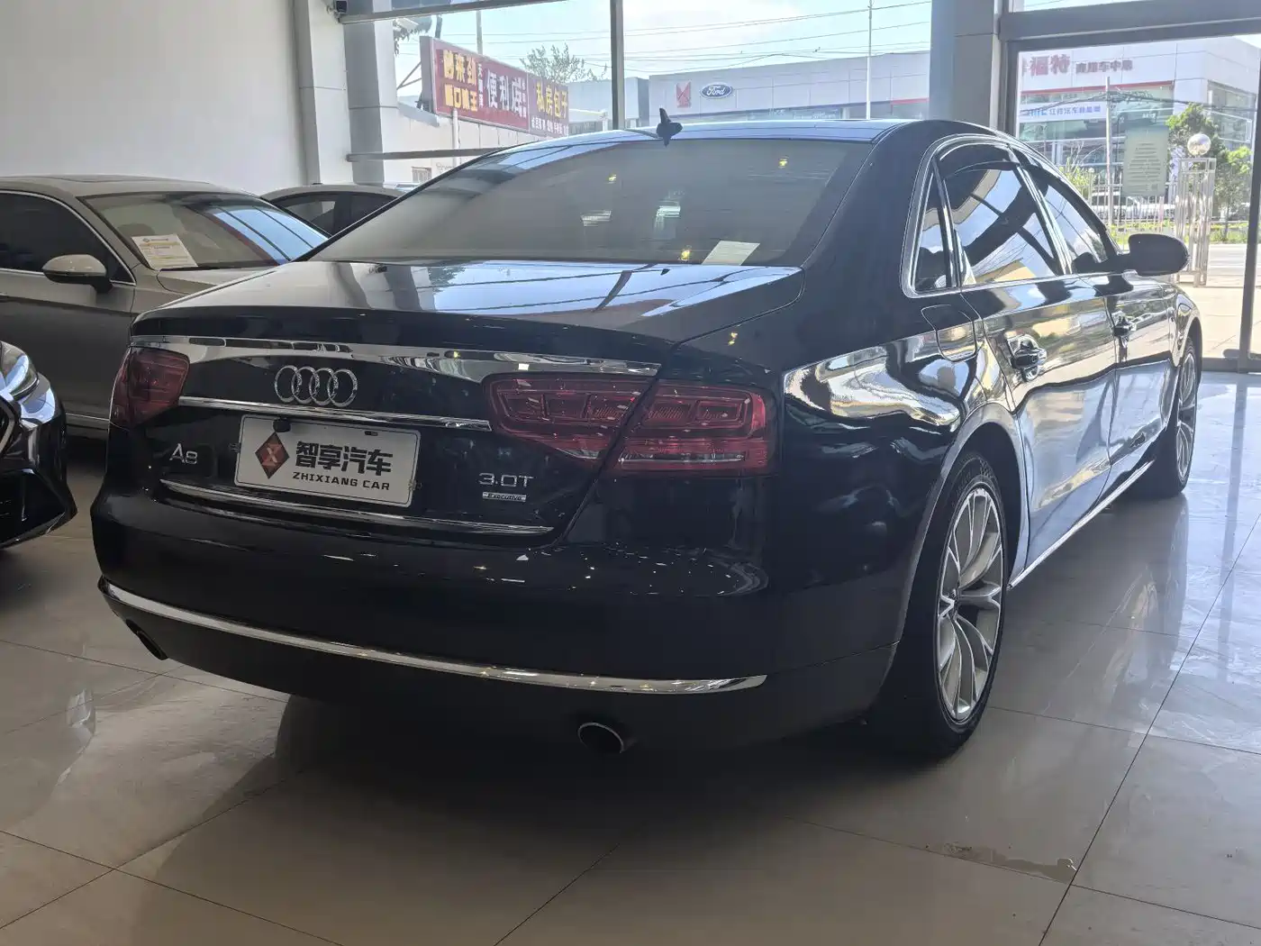 Audi A8 2011 A8L 3.0 TFSI quattro Comfort (213kW) фото 4