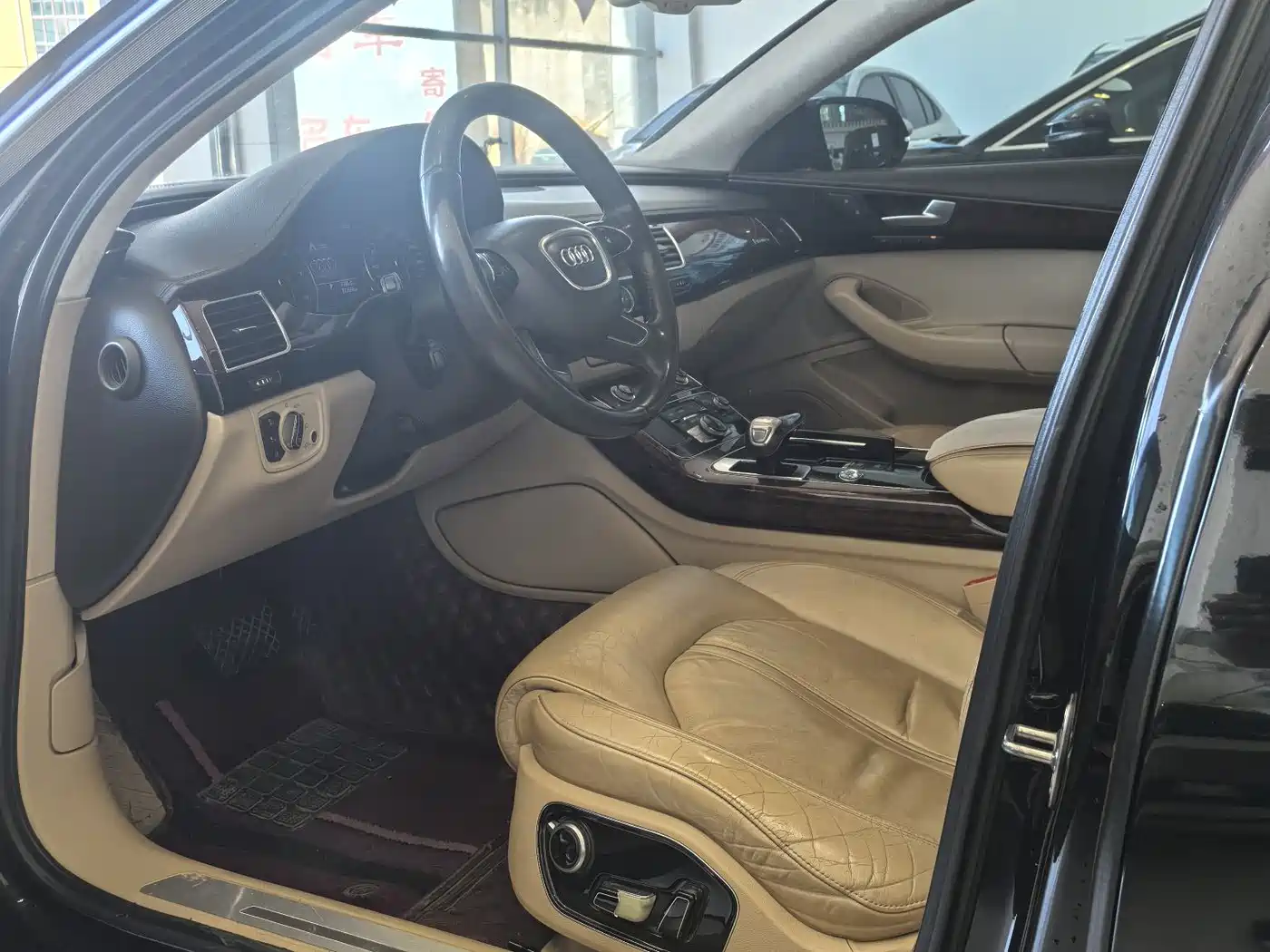 Audi A8 2011 A8L 3.0 TFSI quattro Comfort (213kW) фото 6