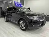 Photo 3 - Lincoln MKX