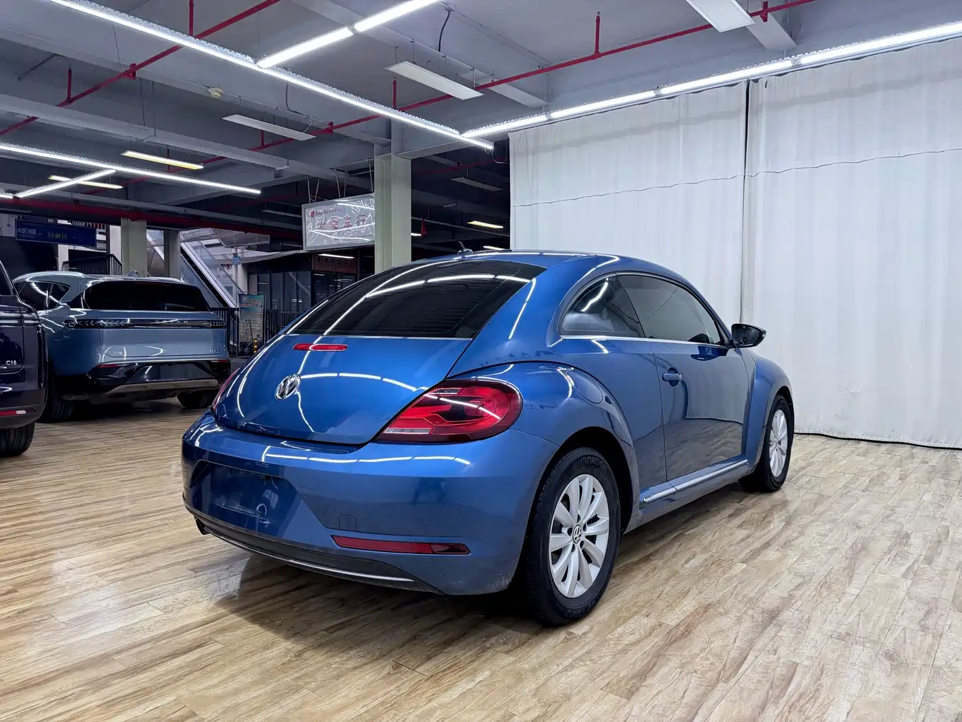 Volkswagen Beetle 2017 180TSI Enjoy фото 5