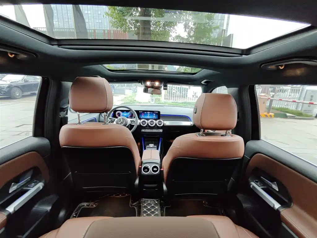 MERCEDES-BENZ GLB